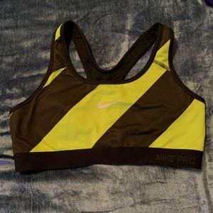 Nike pro sports bra